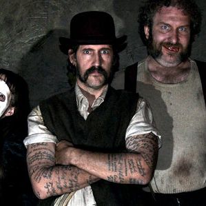 Bilder I Sell The Dead