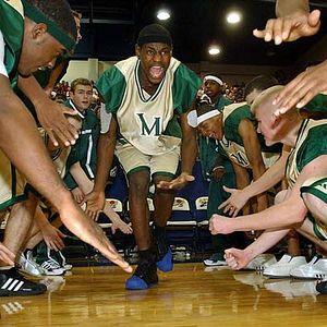 Bilder More Than a Game