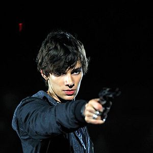 Bilder Devon Bostick