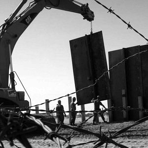 Bilder L'Encerclement - La démocratie dans les rets du néolibéralisme