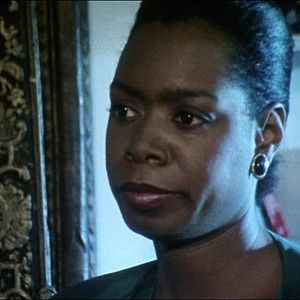 Bilder A Gun For Jennifer