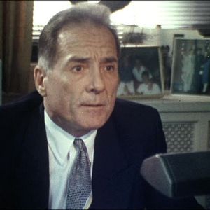 Bilder A Gun For Jennifer