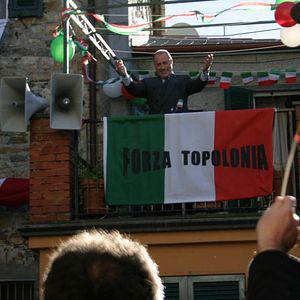 Bilder Bye Bye Berlusconi!