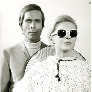 Bilder Die Jungfrau und die Peitsche