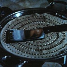 Bilder Hatchet For The Honeymoon