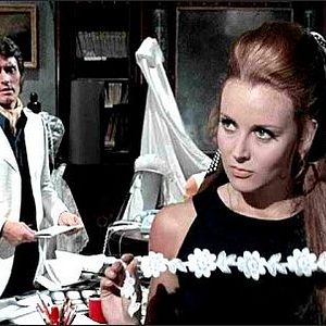 Bilder Hatchet For The Honeymoon