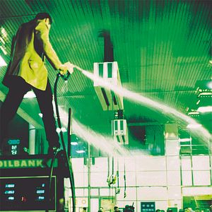 Bilder Attack The Gas Station