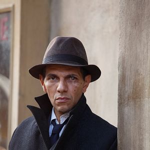 Bilder Outside The Law