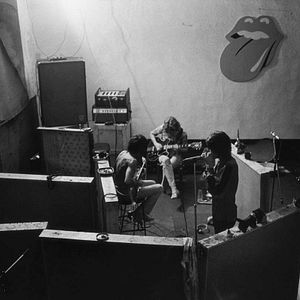 Bilder Stones In Exile