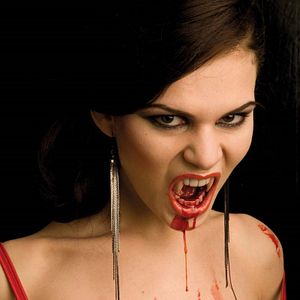 Bilder Temptation - Ein Vampirherz schlägt für immer