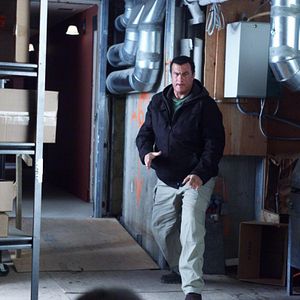 Bilder A Dangerous Man