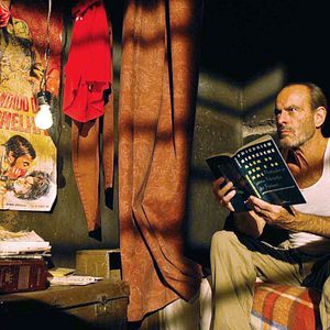 Bilder Light in Darkness: The Return of Red Light Bandit