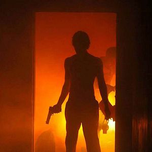 Bilder Light in Darkness: The Return of Red Light Bandit