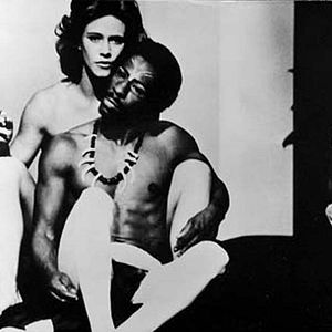 Bilder Behind the Green Door