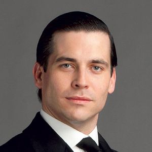 Bilder Rob James-Collier