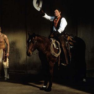 Bilder Der Indianer im Küchenschrank