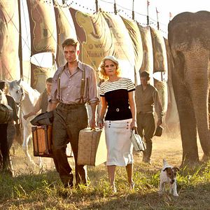 Bilder Wasser für die Elefanten