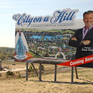 Bilder Wer's glaubt, wird selig - Salvation Boulevard