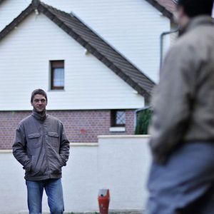 Bilder Un homme debout