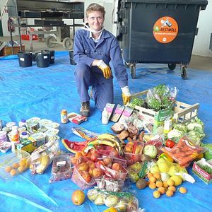 Bilder Frisch auf den Müll