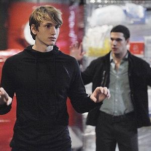 Bilder The Nine Lives of Chloe King