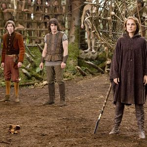 Bilder Your Highness - Schwerter, Joints und scharfe Bräute