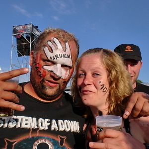 Bilder Metaller die auf Brüste starren