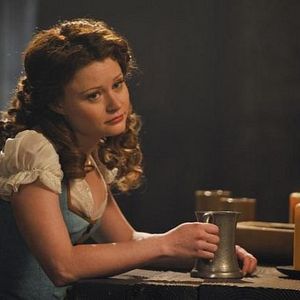 Bilder Emilie de Ravin