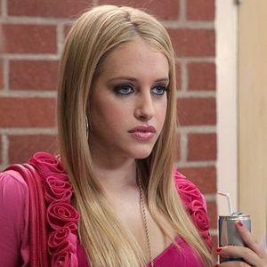 Bilder Carly Chaikin