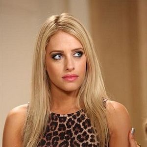 Bilder Carly Chaikin