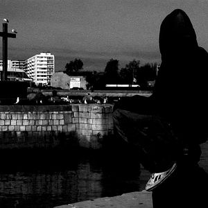 Bilder Qu'ils reposent en révolte