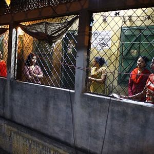 Bilder Whores' Glory