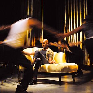 Bilder Leave It On The Floor