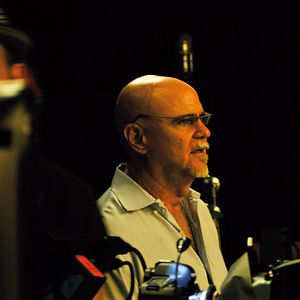 Bilder Leave It On The Floor