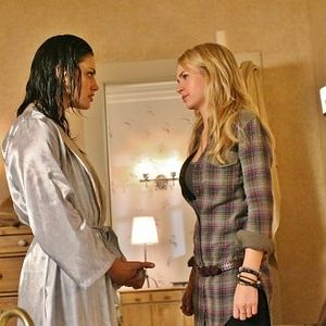 Bilder Phoebe Tonkin