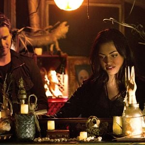 Bilder Phoebe Tonkin