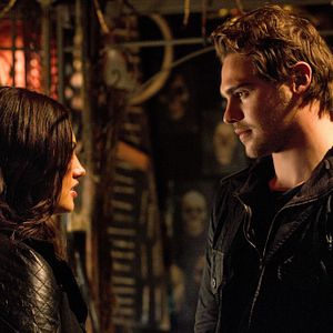 Bilder Phoebe Tonkin