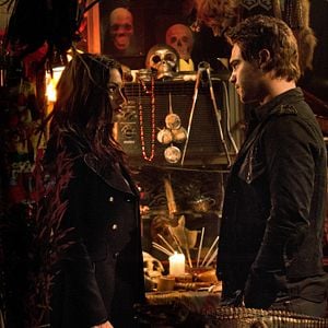 Bilder Phoebe Tonkin