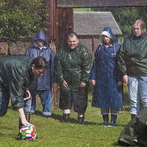Bilder Die Kunst, sich die Schuhe zu binden