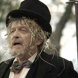 Bilder A travers les branches d'un arbre