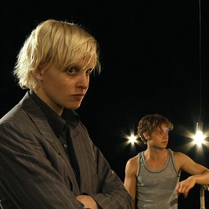 Bilder Unten Mitte Kinn