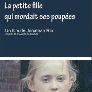 Bilder La Petite fille qui mordait ses poupées