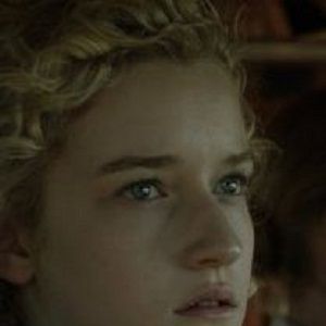 Bilder Julia Garner