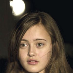 Bilder Ella Purnell