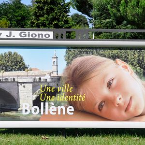 Bilder Mains Brunes sur la ville