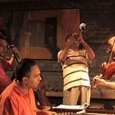 Bilder The Other Europeans in: Der zerbrochene Klang