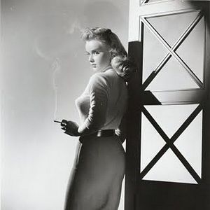 Bilder Girl of the Night