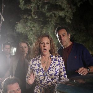 Bilder How To Live With Your Parents (For The Rest of Your Life)