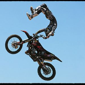 Bilder Bro' - Machete Meets Motocross
