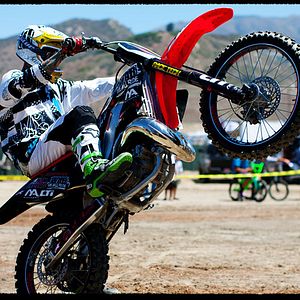 Bilder Bro' - Machete Meets Motocross